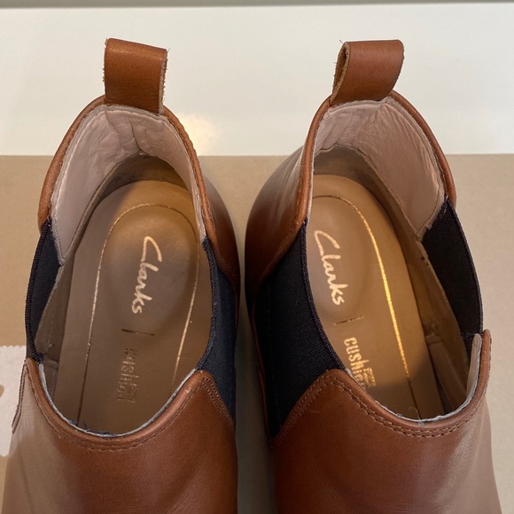 Clarks Chelsea Boots - Size 6 - Picture 13 of 16